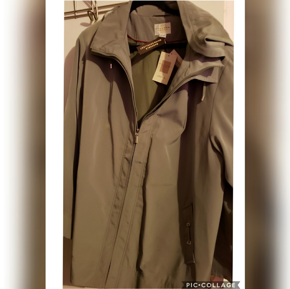 Gallery Woman jacket